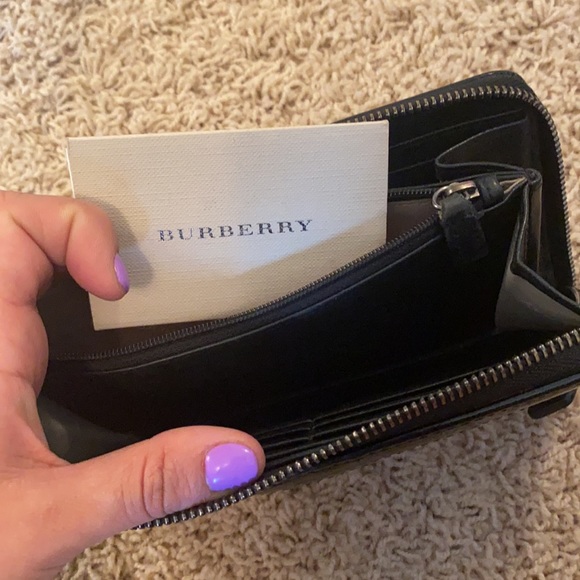 Burberry Check Wallet - Picture 5 of 7